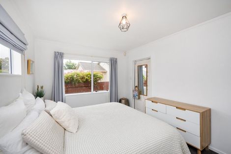 Photo of property in 21 Dalfield Place, Highbury, Palmerston North, 4412