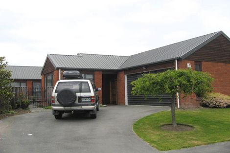 Photo of property in 14 Farnswood Place, Redwood, Christchurch, 8051