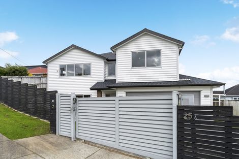 Photo of property in 25 View Road, Henderson, Auckland, 0612