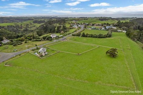 Photo of property in 2586 Awhitu Road, Awhitu, 2684