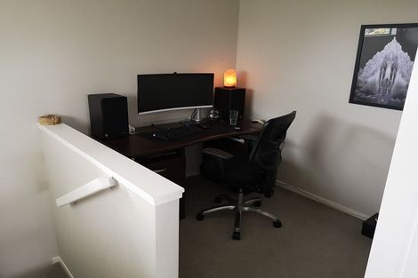 Photo of property in 24 Goldfinch Rise, Unsworth Heights, Auckland, 0632