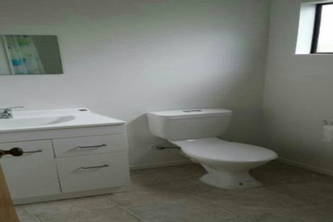 Photo of property in 12 Exmouth Road, Northcote, Auckland, 0627