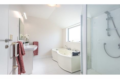 Photo of property in 496b Barbadoes Street, Edgeware, Christchurch, 8013