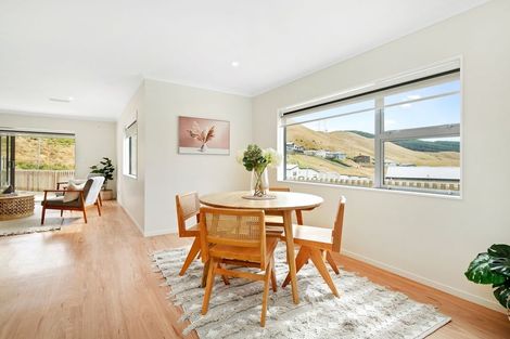 Photo of property in 127 Amesbury Drive, Churton Park, Wellington, 6037