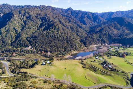 Photo of property in 3107 Whanganui River Road, Matahiwi, Whanganui, 4576