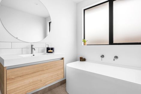 Photo of property in 1 Greig Crescent, Amberley, 7481