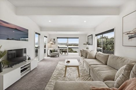 Photo of property in 36 Telstar Place, Beach Haven, Auckland, 0626