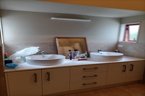 Photo of property in 13 Terry Smyth Drive, Kumeu, 0892