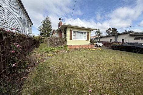 Photo of property in 25 Margan Avenue, New Lynn, Auckland, 0600