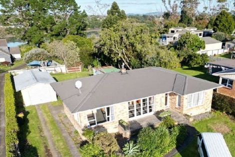 Photo of property in 87 Sandspit Road, Waiuku, 2123