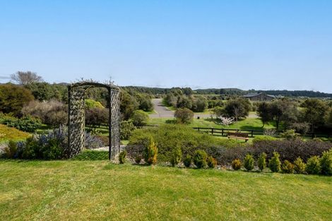 Photo of property in 16 Lacebark Drive, Kinloch, Taupo, 3377