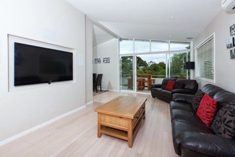 Photo of property in 25 Blakeborough Drive, Forrest Hill, Auckland, 0620
