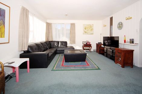 Photo of property in 22 Sequoia Place, Sunnynook, Auckland, 0620