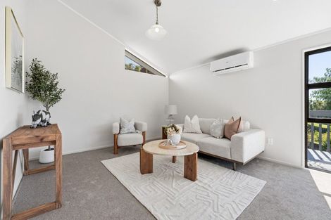 Photo of property in 2 Seaford Place, Murrays Bay, Auckland, 0630