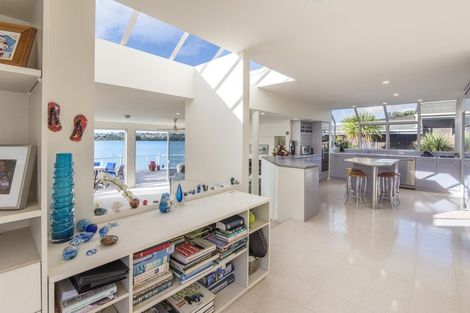 Photo of property in 2/35 Beresford Street, Bayswater, Auckland, 0622