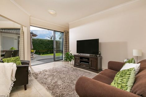 Photo of property in 9 Maryann Place, Greenhithe, Auckland, 0632