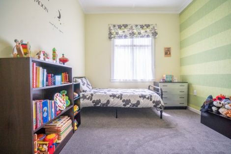 Photo of property in 46 Kingswood Street, Takaro, Palmerston North, 4412