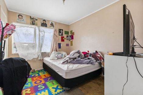 Photo of property in 321 Roscommon Road, Clendon Park, Auckland, 2103