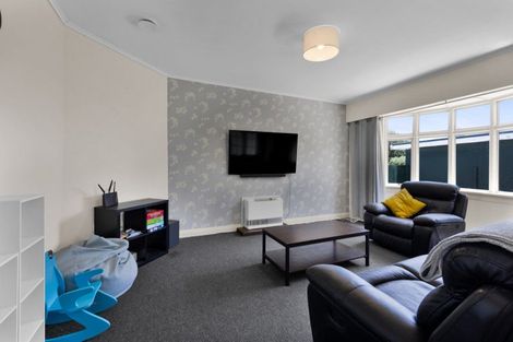 Photo of property in 13 Collins Street, Hawera, 4610