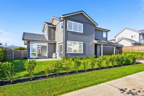 Photo of property in 13 Couldrey Crescent, Red Beach, 0932