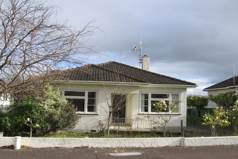 Photo of property in 18 Russell Street, Palmerston North, 4414