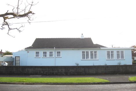 Photo of property in 18 Gibson Crescent, Naenae, Lower Hutt, 5011