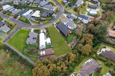 Photo of property in 37 Laly Haddon Place, Matakana, 0985