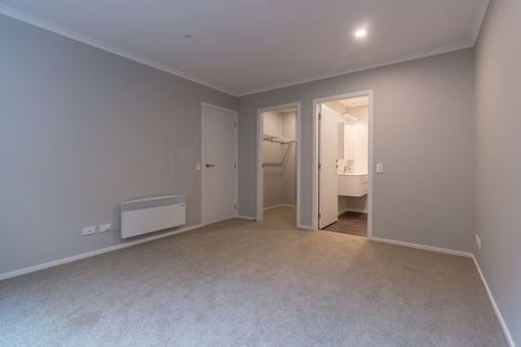 Photo of property in 1a Court Road, Tawa, Wellington, 5028