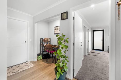 Photo of property in 230 Valley Views, Fitzherbert, Palmerston North, 4472