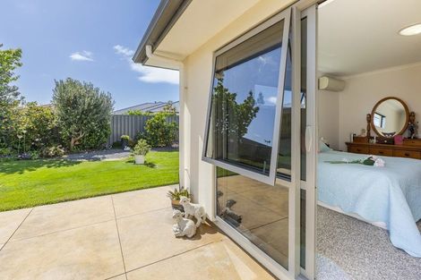 Photo of property in 76 Orotu Drive, Poraiti, Napier, 4112