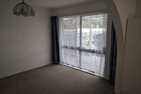 Photo of property in 2/28 Neal Avenue, Glenfield, Auckland, 0629