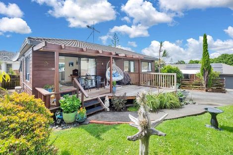 Photo of property in 2/8 Mchardy Place, Glenfield, Auckland, 0627