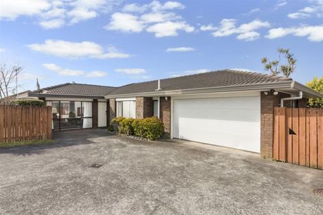 Photo of property in 2/17 Seneca Court, Golflands, Auckland, 2013