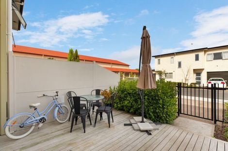Photo of property in 33/11 Ray Small Drive, Papakura, 2110