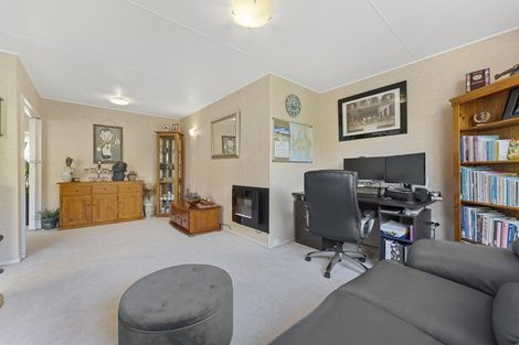 Photo of property in 15 Rennie Avenue, Milson, Palmerston North, 4414