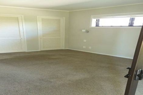 Photo of property in 1/123 Chivalry Road, Glenfield, Auckland, 0629