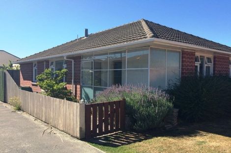 Photo of property in 2/14 Shaftesbury Street, Avonhead, Christchurch, 8042