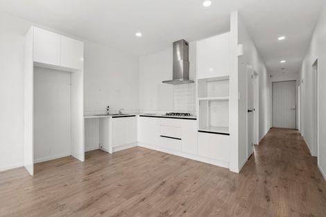 Photo of property in 6 Swamp Kauri Grove, Papakura, 2110