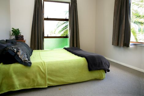 Photo of property in 2/1 Glengowan Place, Conifer Grove, Takanini, 2112