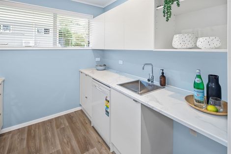 Photo of property in 7 Cyril Way, Paparangi, Wellington, 6037