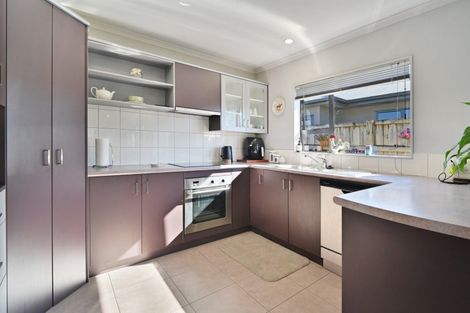 Photo of property in Parkvale Estate, 1232/8 Howard Street, Parkvale, Hastings, 4122