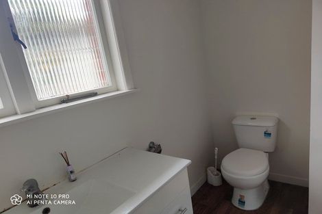 Photo of property in 31 Onewa Road, Northcote, Auckland, 0627