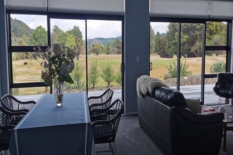 Photo of property in 12 John Harris Way, Te Marua, Upper Hutt, 5018