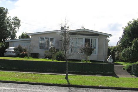 Photo of property in 1 Yeovil Road, Te Atatu Peninsula, Auckland, 0610