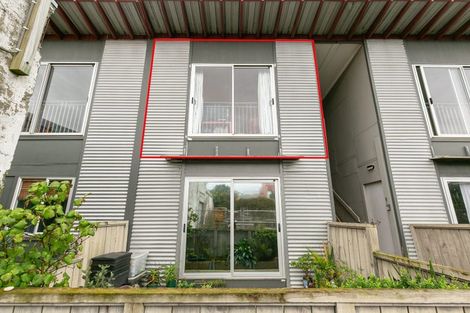 Photo of property in 4/3 Kelvin Grove, Te Aro, Wellington, 6011