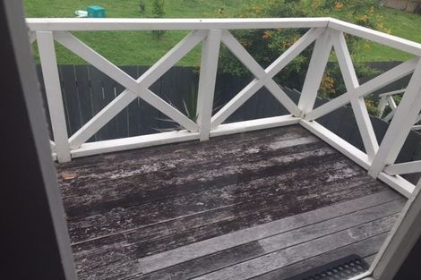 Photo of property in 2/10 William Bond Street, Stanley Point, Auckland, 0624