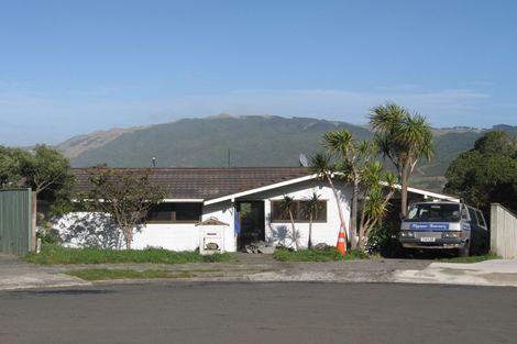 Photo of property in 23 Pennant Grove, Titahi Bay, Porirua, 5022