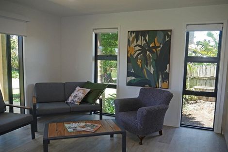 Photo of property in 15 Hau Lane, Oakura, 4314