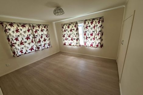 Photo of property in 6 Longburn Road, Henderson, Auckland, 0610