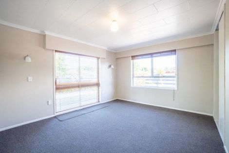 Photo of property in 16 Te Punga Place, Awapuni, Palmerston North, 4412